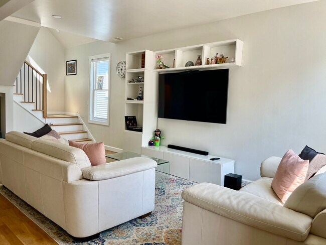 Foto del edificio - 2721 N Marshfield Ave