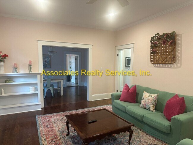 Foto del edificio - Totally Remodeled Vintage Home - FULLY FURNISHED!!!