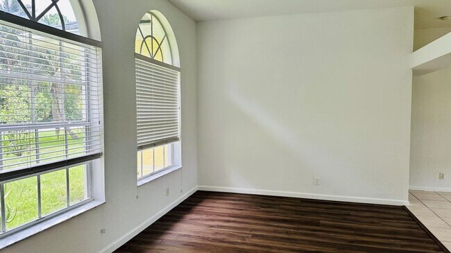 Foto del edificio - 16611 68th St N