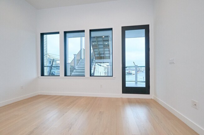Foto del edificio - 360 Meridian St
