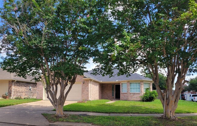 Building Photo - 19330 Larissa Dr