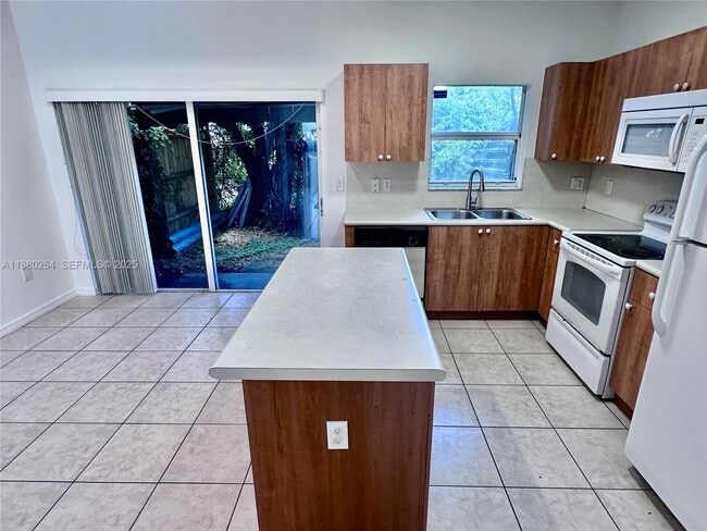 Foto del edificio - 1631 SE 30th St