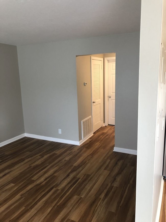 Foto del edificio - 2236 Liverpool Ln