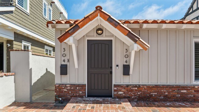 Building Photo - Larkspur Duplex