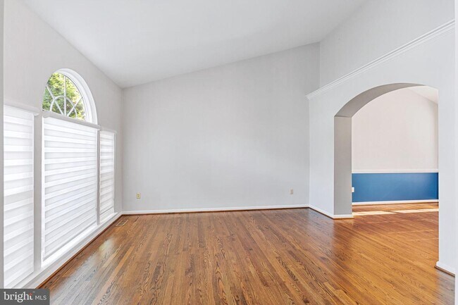 Building Photo - 44141 Merrywood Ct