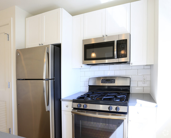 Kitchen 1br - The Union Apartments New Haven