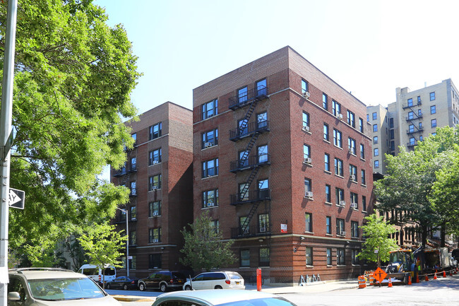Building Photo - 690 Riverside Dr