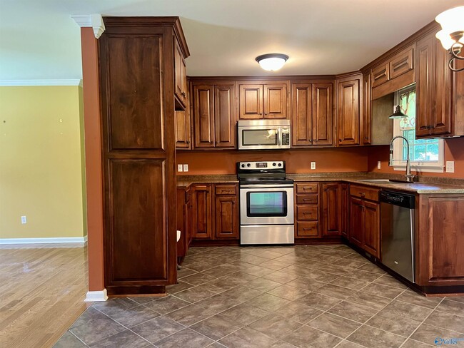 Building Photo - 110 Laurel Oak Rd