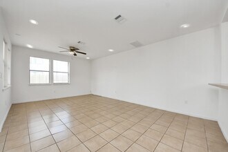 Building Photo - 1803 Weeping Oaks