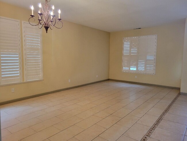 Building Photo - 1663 Eucalyptus Ct