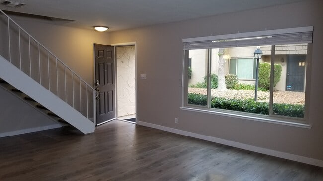 Entry and Living Room window - 3277 Via Grande