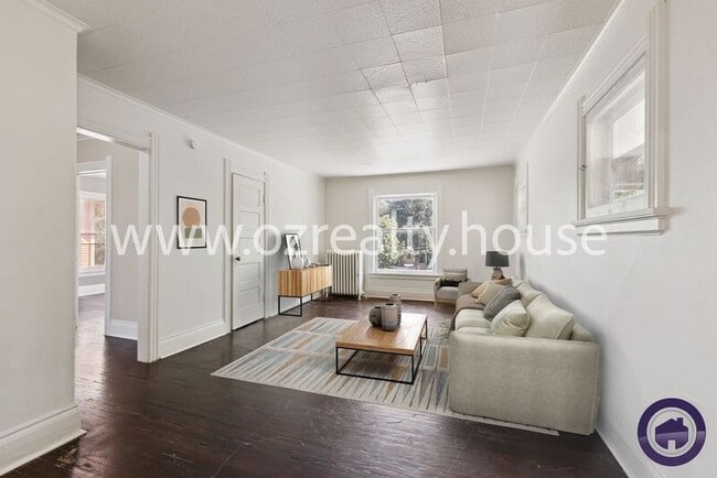 Building Photo - 2727 Robinwood Ave