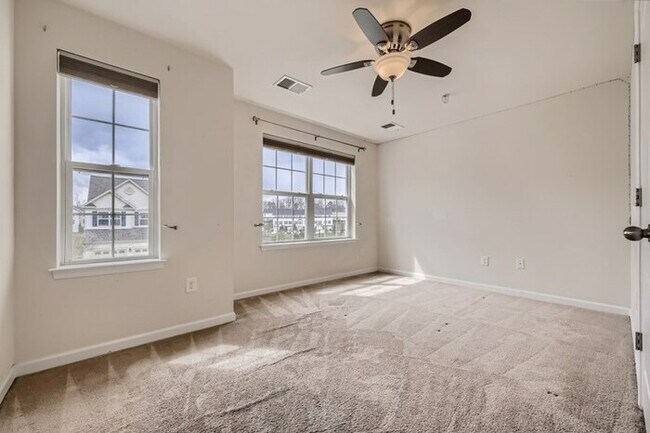 Foto del edificio - 7809 Stonebriar Dr, Glen Burnie, MD, 21060