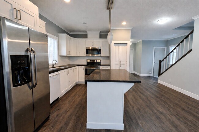 Building Photo - 8719 Machell St