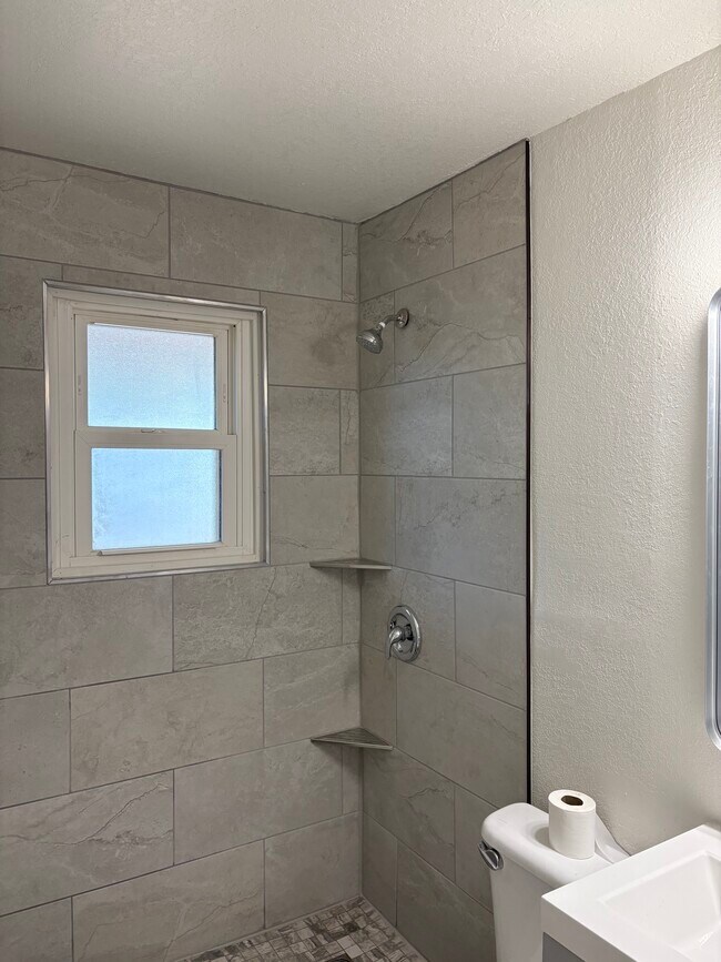 Foto del edificio - 608 N Bell St