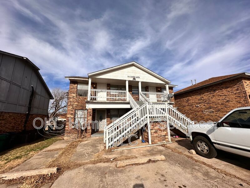 Building Photo - 109 SE 42nd St