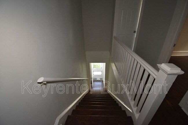 Building Photo - 1544 Chichester Ave