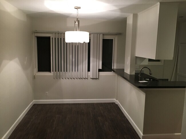 Foto del edificio - 8025 Redlands St