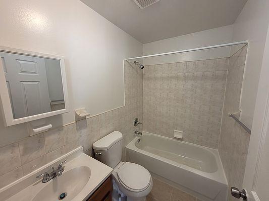 Foto del edificio - 2 bedroom in BRONX NY 10453