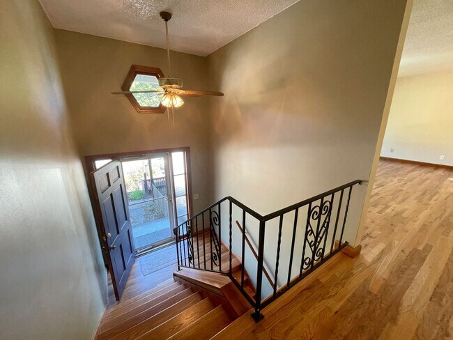 Foto del edificio - 3338 SW Marigold St