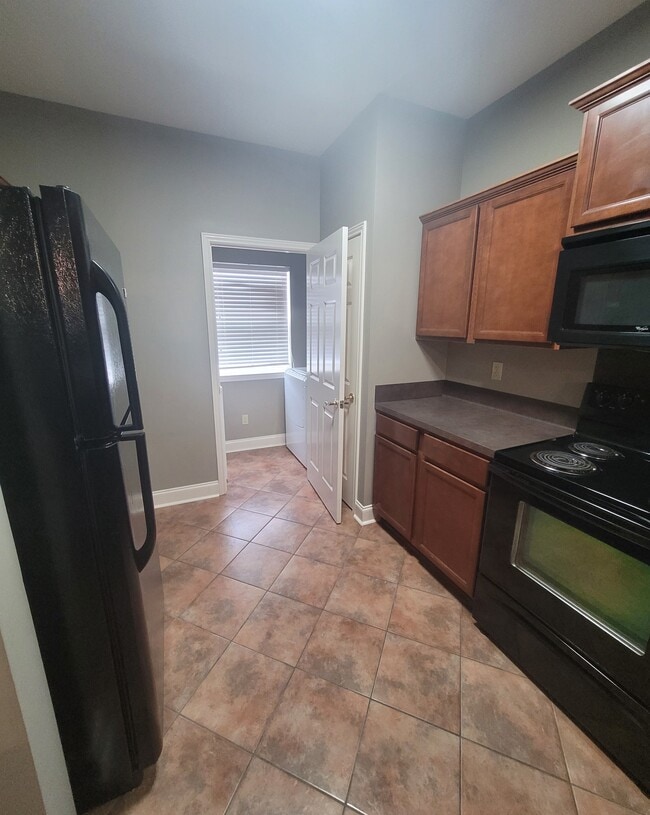 Foto del edificio - 8 Townhouse Cv