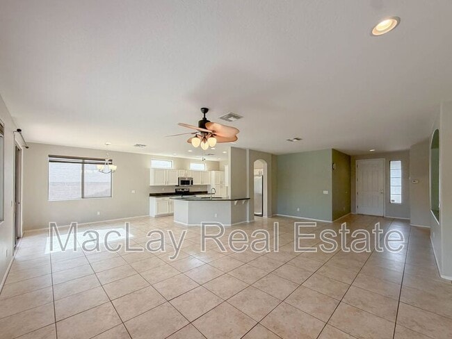Building Photo - 203 W Cedar Dr
