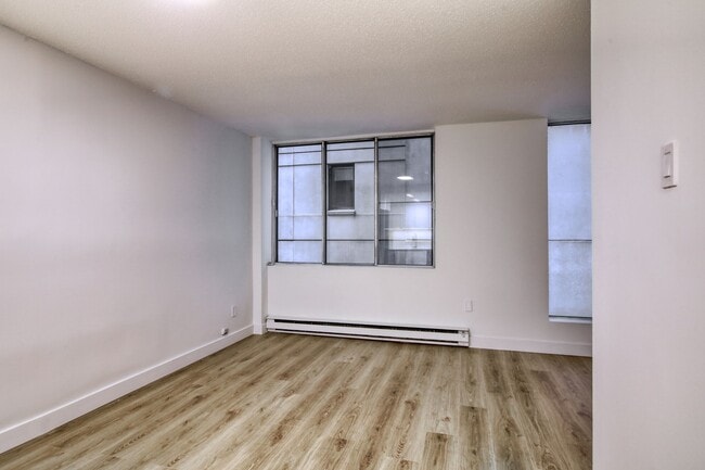 Building Photo - 2285 Rue St Mathieu