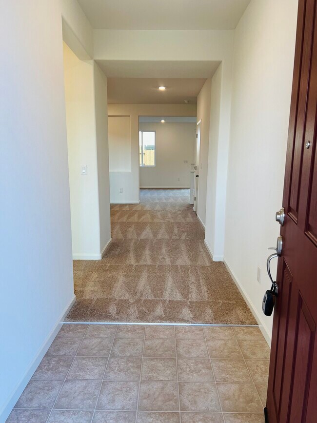 Foto del edificio - 1459 Tanoak St