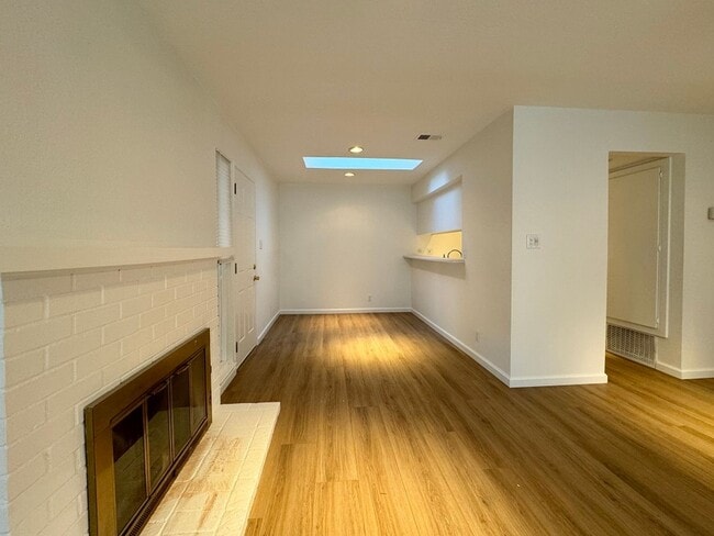 Foto del edificio - Beautifully Renovated Two Bedroom Napa Condo