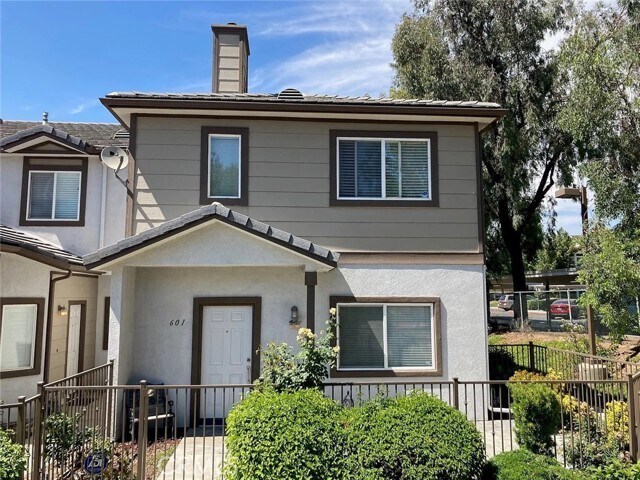 Foto principal - 1555 Orange Ave