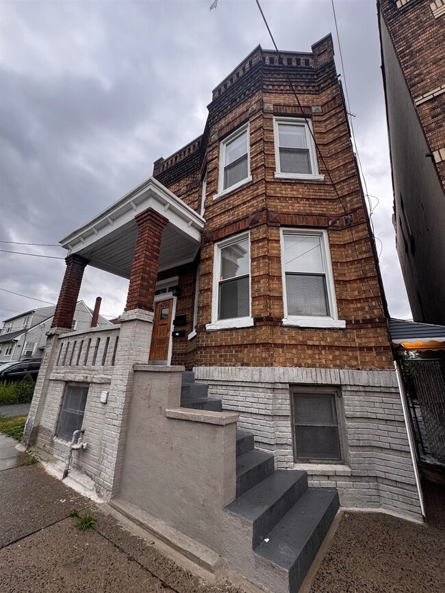Building Photo - 4702 Cottage Ave