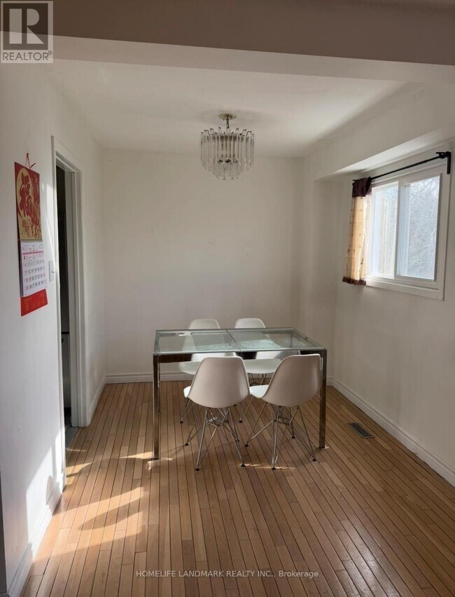 Photo du bâtiment - 58 Muirlands Dr