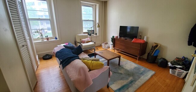 Foto del edificio - 2433 Fairmount Ave