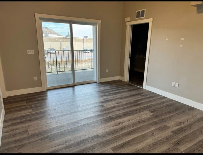 Building Photo - 953 Pirate Cove Wy
