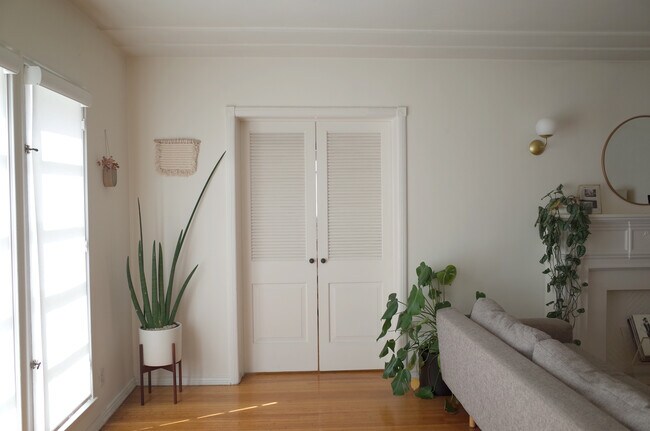 LIVING ROOM TO DINING ROOM - 1111 Meadowbrook Ave