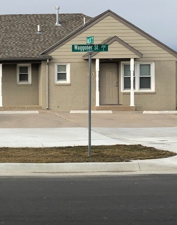 220 Waggoner St Unit 222, Andover, KS 67002 Apartments in Andover, KS