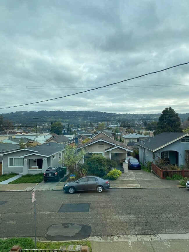 Photo - 3907-3909 Nevil Apartment