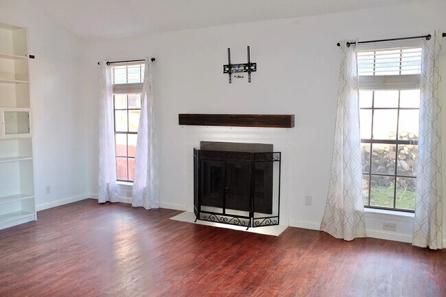 Foto del edificio - 1611 Somerset Dr