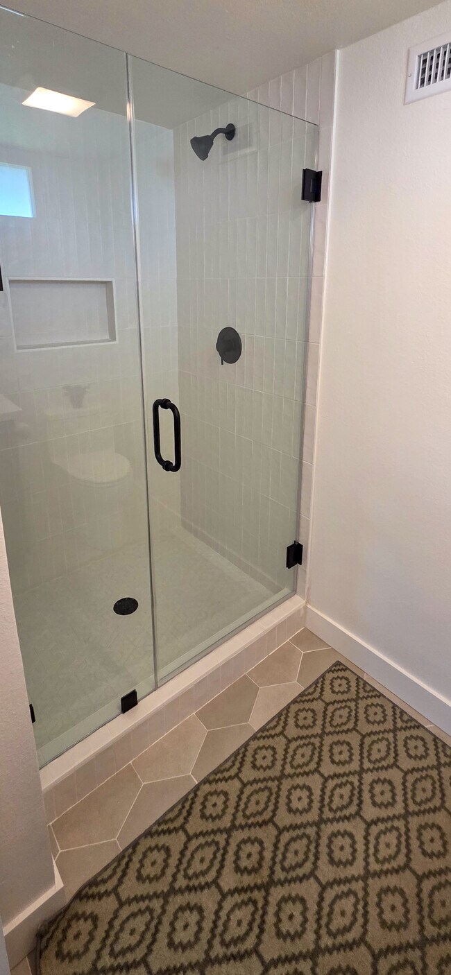 Foto del edificio - 1502 W Hemlock Way
