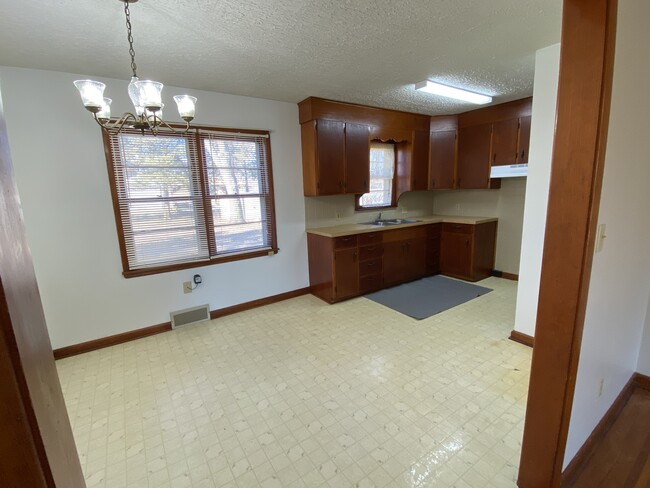 Building Photo - 335 S Prospect Ave