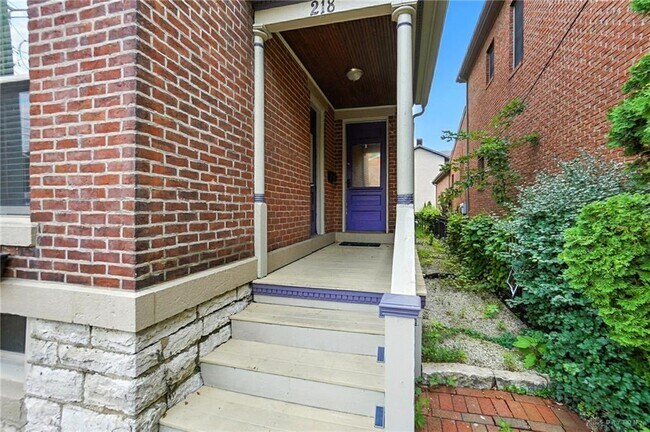 Foto del edificio - 218 Brown St