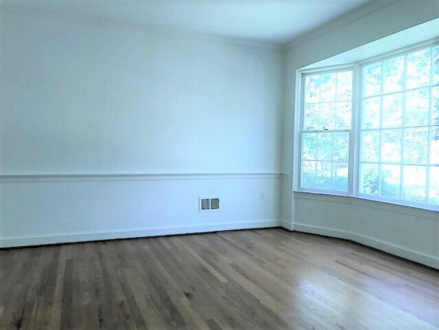 Foto del edificio - 5101 Brookeway Dr