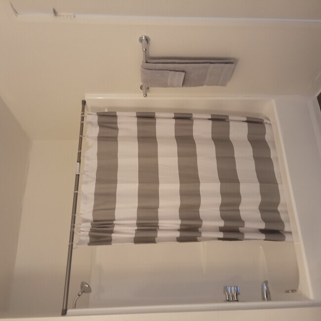 Foto del edificio - 7901 Duchess Drive - Duchess Terrace