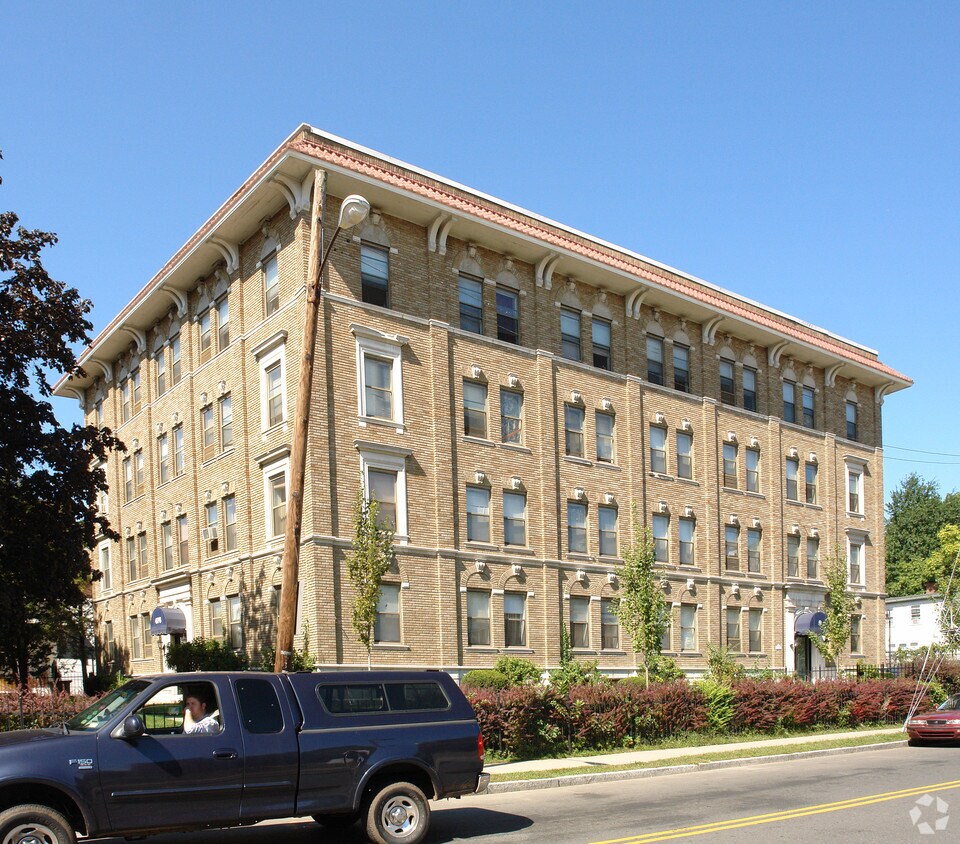 Foto del edificio - 476 Farmington Ave