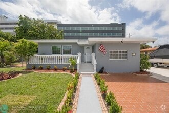 Building Photo - 2150 SW 21st Ter
