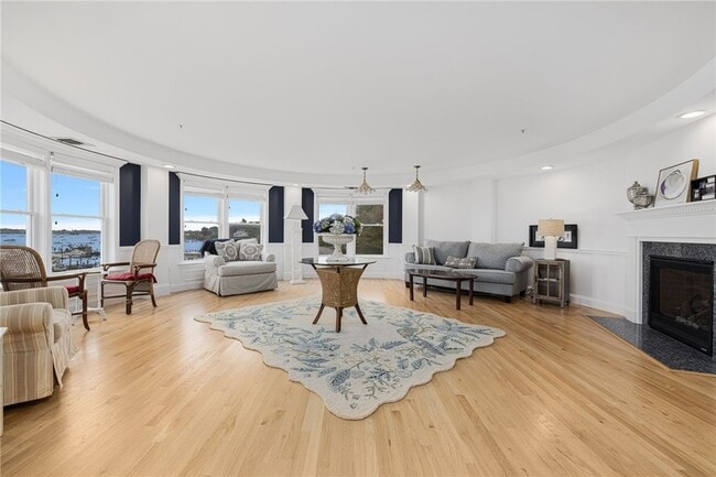 Building Photo - 53 Conanicus Ave