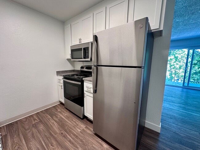 Building Photo - 410 Alameda del Prado
