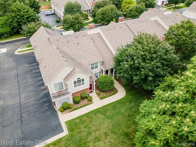Building Photo - 44770 Marigold Dr
