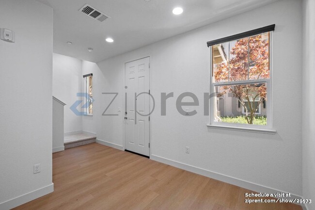 Building Photo - 6933 Mariposa Cir