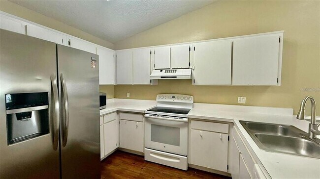 Foto del edificio - 11755 Cuxham Dr